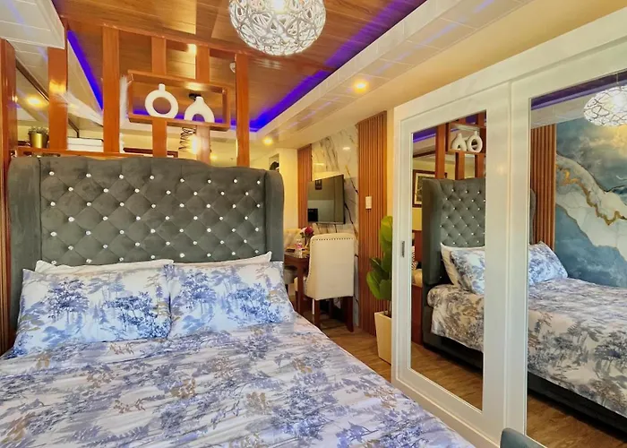 J&j Havenstay Ananda Square Aparthotel 4*