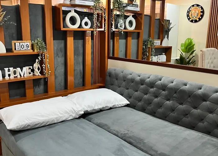 J&j Havenstay Ananda Square Aparthotel